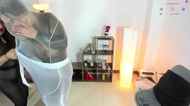 MontserratMarie webcam