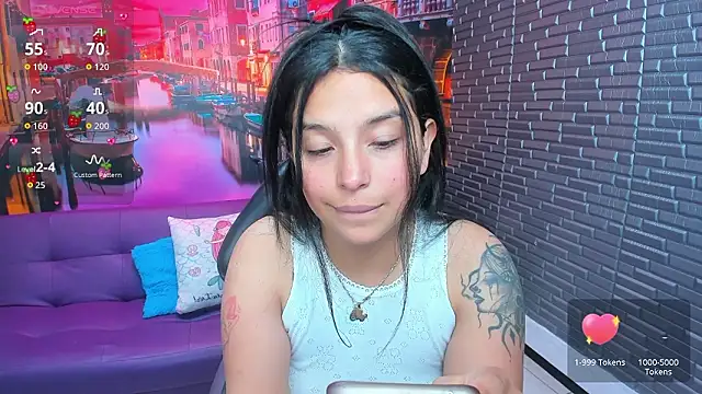 Small_naughty_ webcam