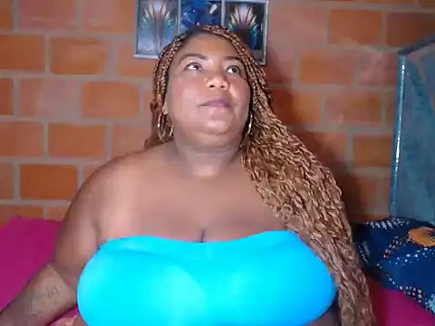 bustyboobsperver webcam