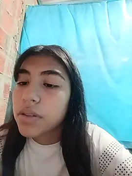 Webcam Model (triana-hot18)  is live.Free join now!