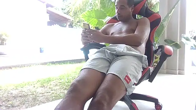 juninholekejr - JUNINHOLEKEJR's free webcam - UK Sex Cams