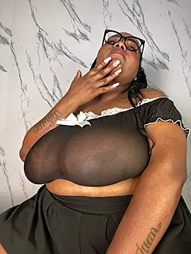 Webcam Model (angelGgold)  is live.Free join now!