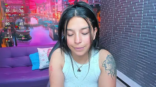 Small_naughty_ webcam