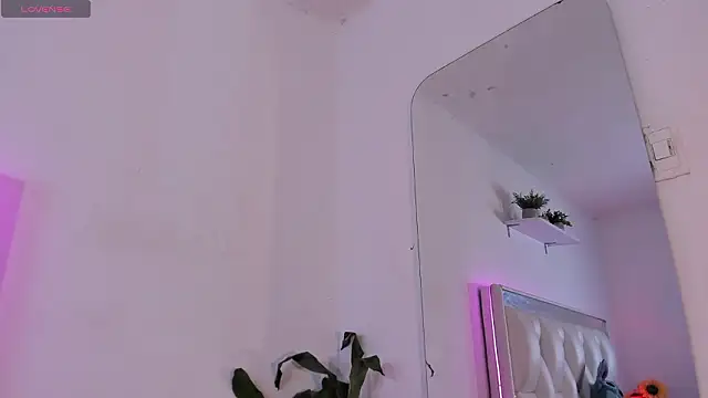 Darlyn_tenderhot__ webcam