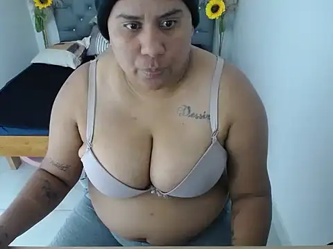 hotlesby_valery webcam