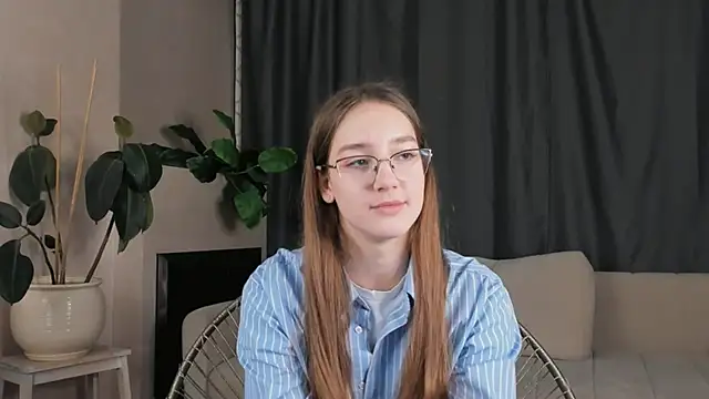 MidnightAstra webcam