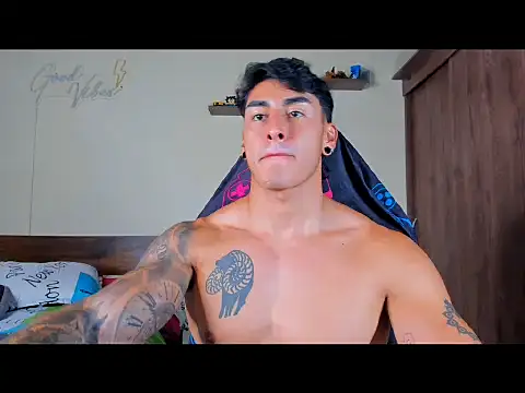 taylor_mclane1 - TAYLOR_MCLANE1's free webcam - UK Sex Cams