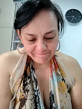 Webcam Model (Natasha_miilf)  is live.Free join now!