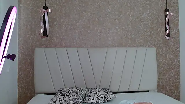 alicesmity_ - AliceSmity_'s free webcam - UK Sex Cams