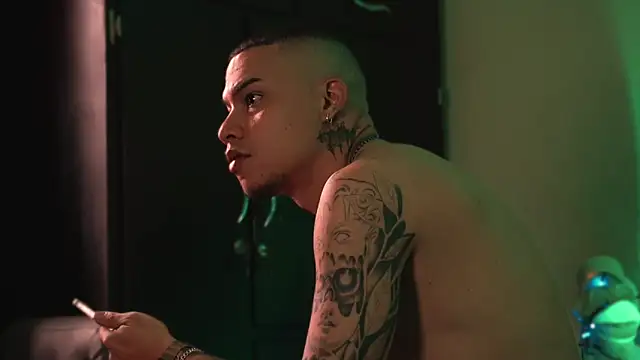 alphamasterxxx - AlphaMasterXxx's free webcam