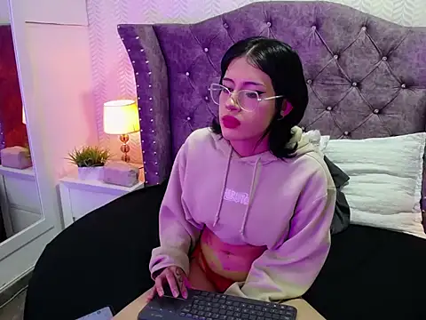 natsumezivic - NatsumeZivic's free webcam