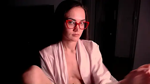 evelyngg - EvelynGG's free webcam