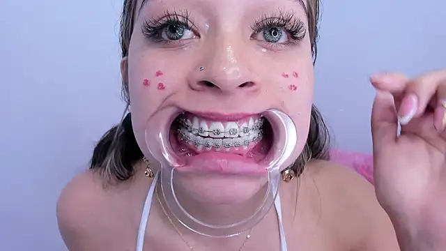 miss__evolet - Miss__evolet's free webcam