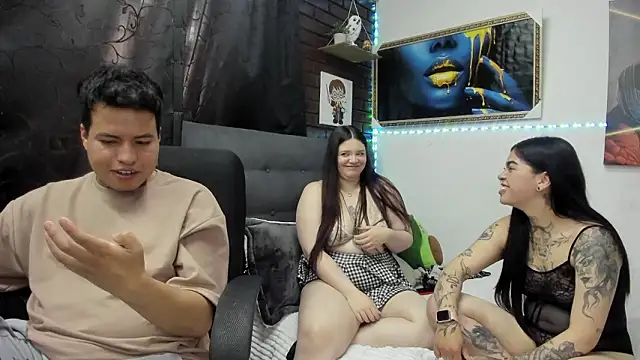 emii_cris_issabell - Emii_cris_issabell's free webcam