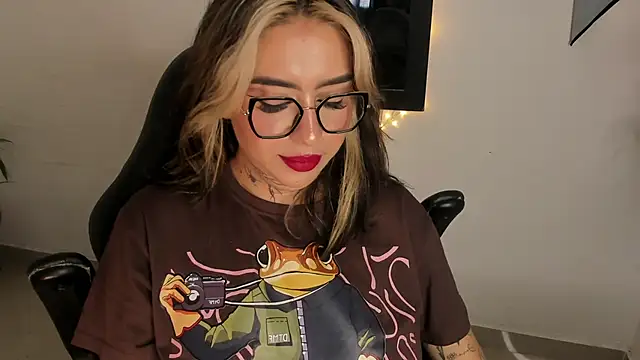 annikamerliahh_ - AnnikaMerliahh_'s free webcam