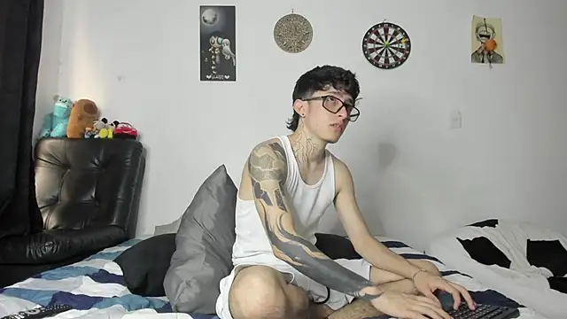 troy_rouge (M twink) - 🎯Get me hard