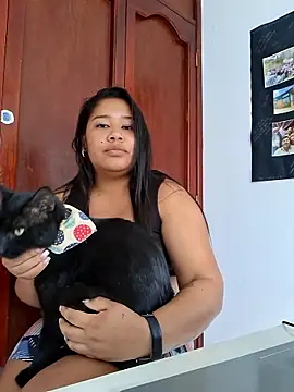 sarahy- - Sarahy-'s free webcam