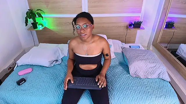 valerycortezm - ValeryCortezm's free webcam