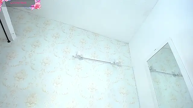 MARA_THOMPSONN webcam