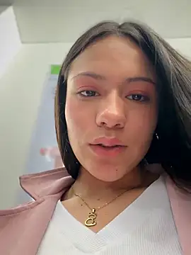 CHARLOTTE__05 webcam