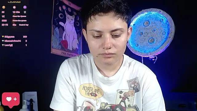 girl_intense444 webcam