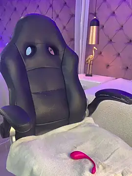 Webcam Model (Sussan__)  is live.Free join now!