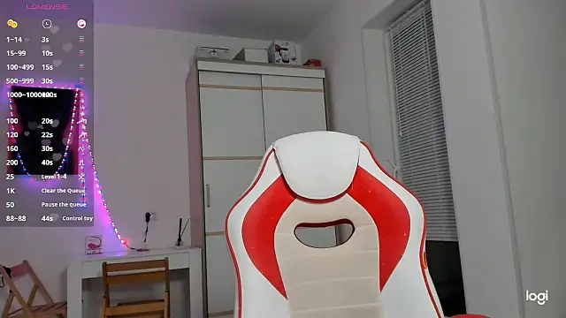 HotCarolineXO webcam