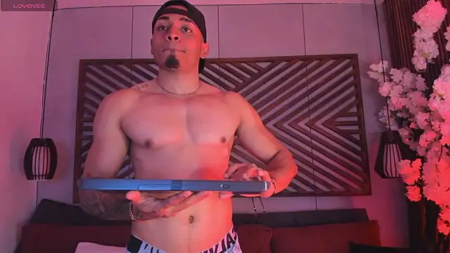 ares_stone - Ares_Stone's free webcam