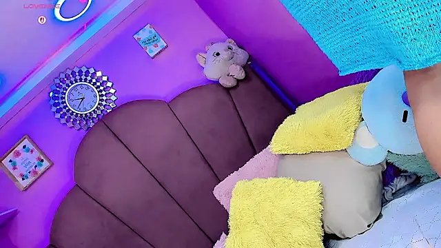 alissondannae777 - AlissonDannae777's free webcam