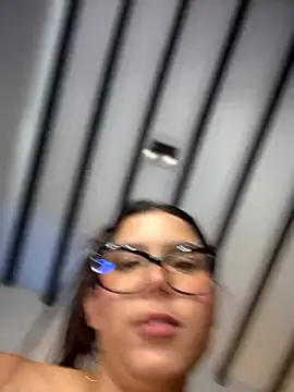 CherrySmirkXXX webcam