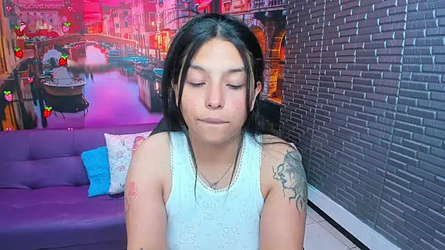 Small_naughty_ webcam