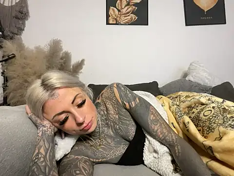 hotmelonskiii - HotMelonskiii's free webcam - UK Sex Cams