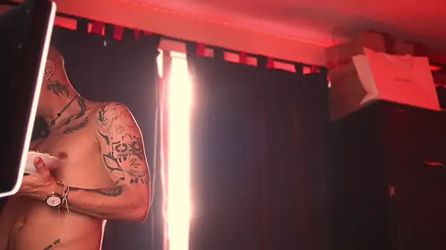 AlphaMasterXxx webcam