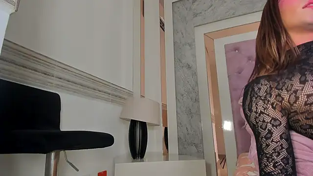 Ariel_Versace webcam