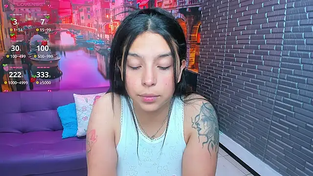 Small_naughty_ webcam