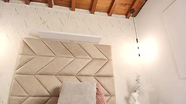 emiilybrownn1 - EmiilyBrownn1's free webcam