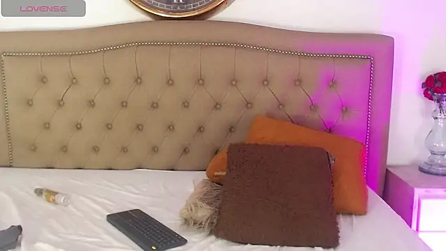 Adara_Ferrara webcam