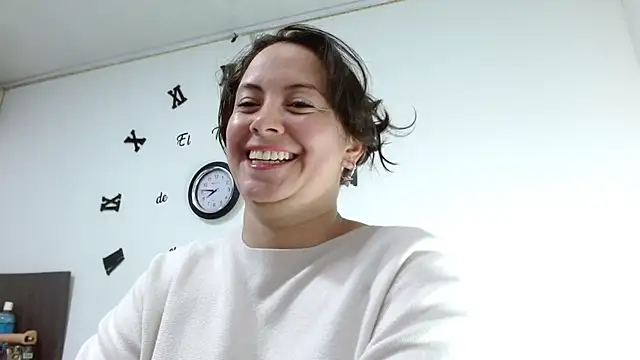 elamurray02 - ElaMurray02's free webcam