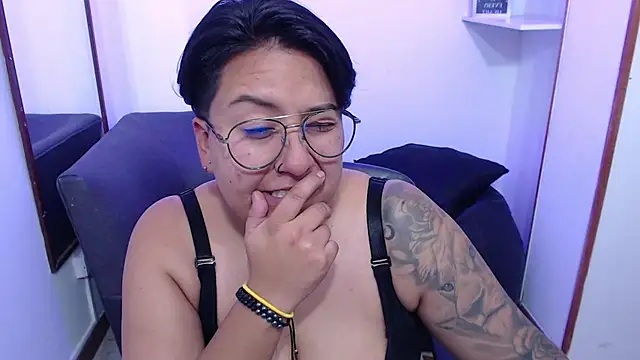 Normani_Bates webcam