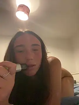 Webcam Model (MillieB)  is live.Free join now!