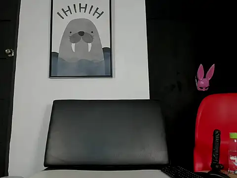 tayrana_banks webcam