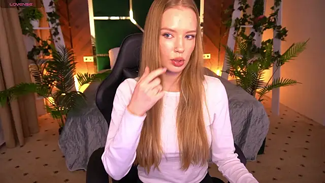 mollyymayy - MollyyMayy's free webcam