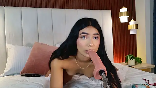 megancruzgb - MeganCruzGB's free webcam