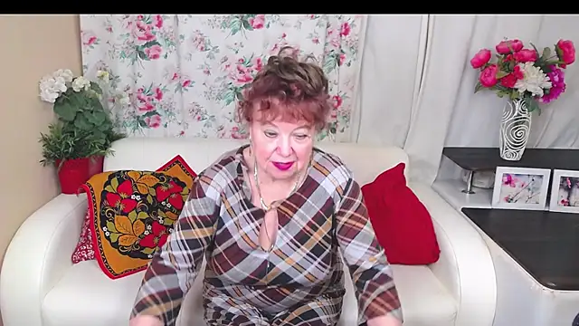 YourHotGranny webcam