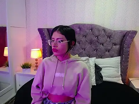 natsumezivic - NatsumeZivic's free webcam