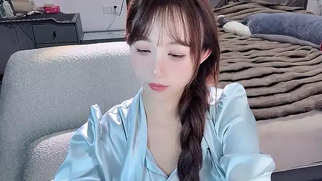 naiyaomeimei (F young) - 赚钱过年