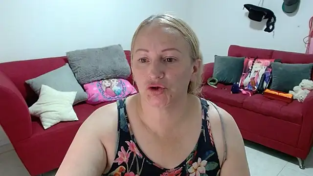 emperabigbootybigass - Emperabigbootybigass's free webcam - UK Sex Cams