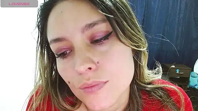 madelheine - Madelheine's free webcam