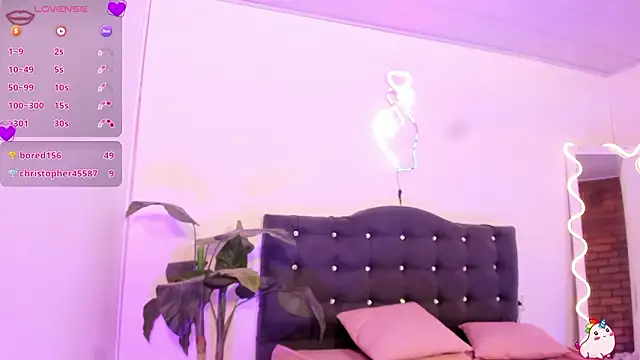 milah_tay - MILAH_TAY's free webcam - UK Sex Cams