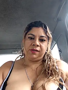 Laura-Hernandez webcam